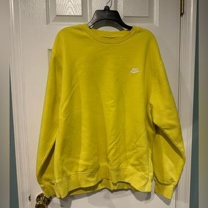 Nike crewneck sweatshirt. Size xl. Yellow